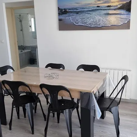 Le Hublot De La Place Appartement *