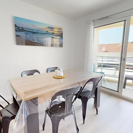 Apartment Le Hublot De La Place Saint-Hilaire-de-Riez