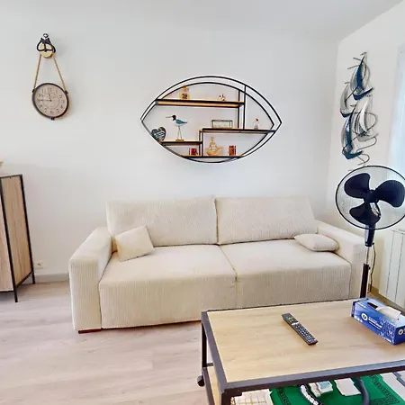 Le Hublot De La Place Saint-Hilaire-de-Riez