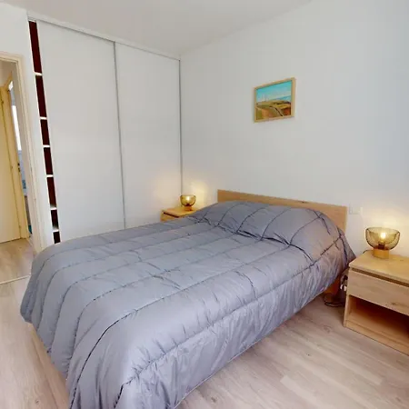 Apartment Le Hublot De La Place